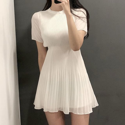 Short-Sleeve Crewneck Plain Mini Pleated Dress SpreePicky