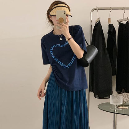 Short-Sleeve Crewneck Lettering Tee / High Rise Midi Pleated Skirt SpreePicky