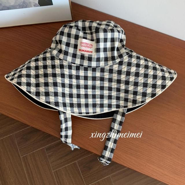 Gingham Bucket Hat With Chin Strap SpreePicky