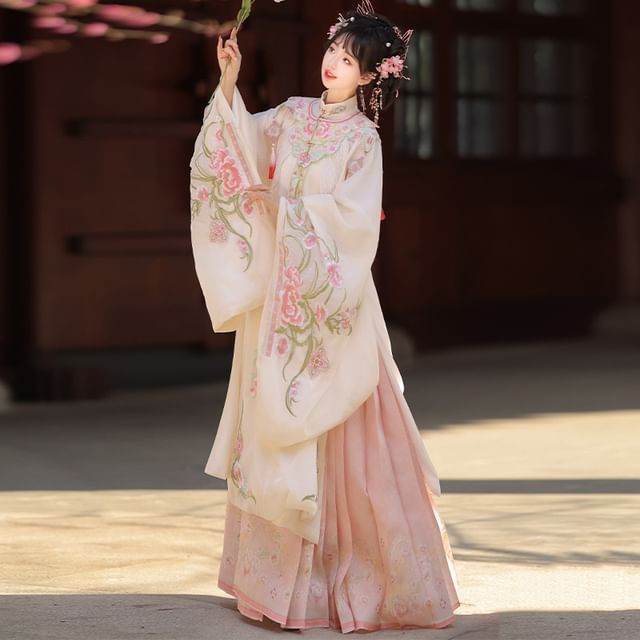 Set: Floral Embroidered Hanfu Long Blouse + Maxi Skirt + Scarf SpreePicky