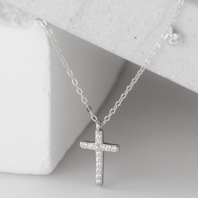 Rhinestone Cross Necklace SpreePicky