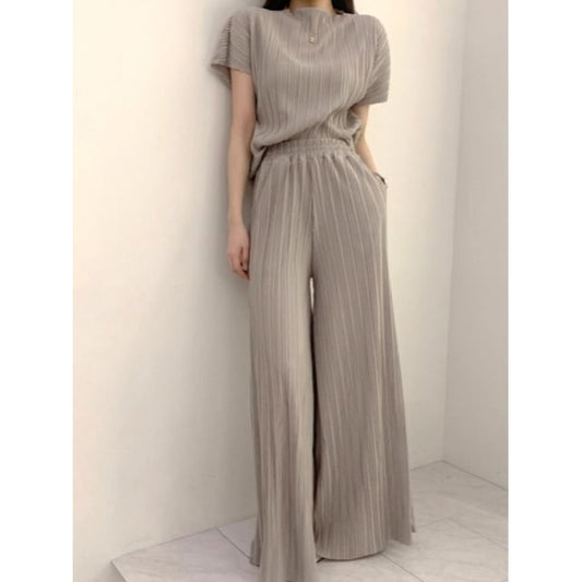 Set: Short-Sleeve Mock Neck Plain Pleated Top + Elastic Waist Wide Leg Pants mySite