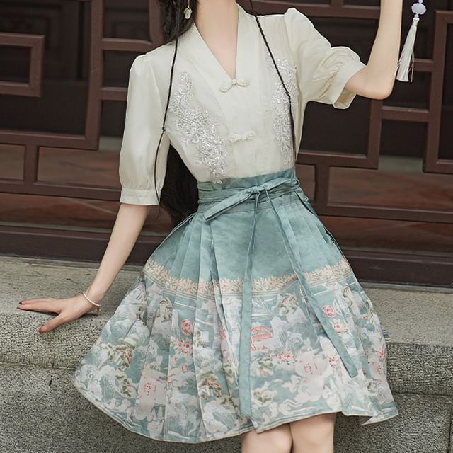 Traditional Chinese Elbow-Sleeve V-Neck Floral Embroidered Sequin Frog Buttoned Blouse / High Rise Print Mini Ma Mian Skirt / Set SpreePicky