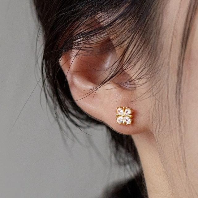 925 Sterling Silver Rhinestone Clover Ear Stud SpreePicky