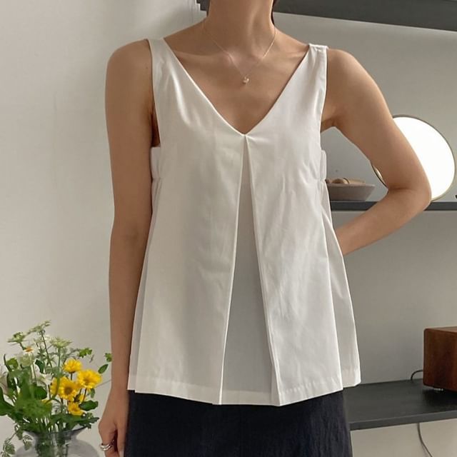 Sleeveless V-Neck Plain Flowy Blouse SpreePicky