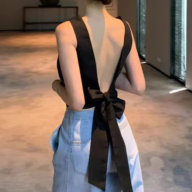 Sleeveless Open Back Plain Crop Top SpreePicky