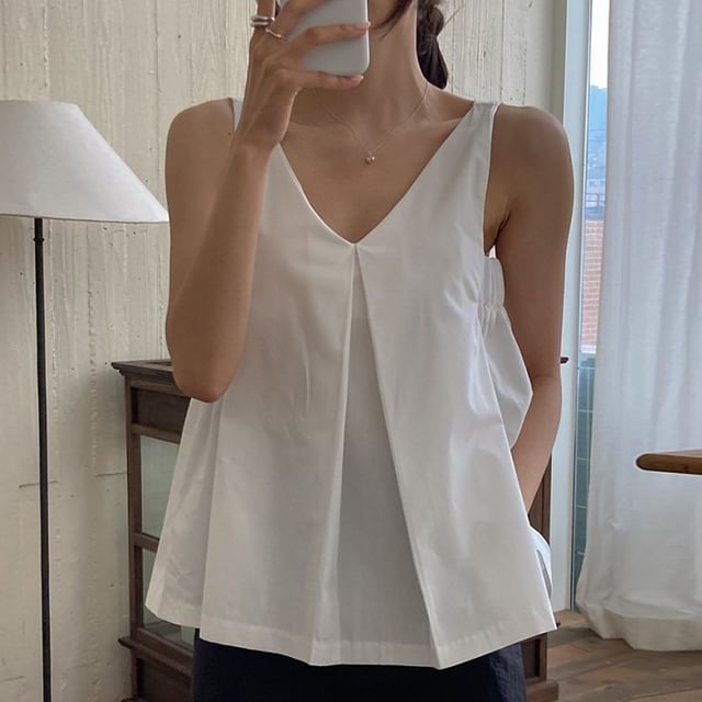 Sleeveless V-Neck Plain Flowy Blouse SpreePicky