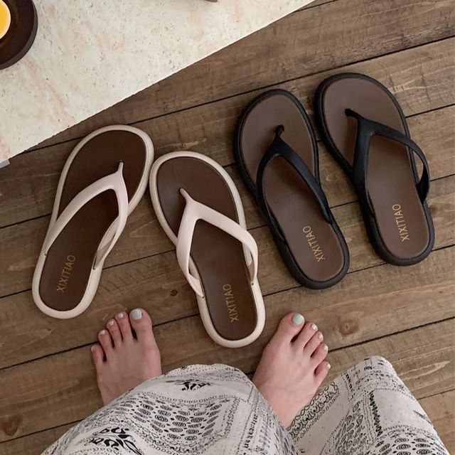 Two Tone Flip-Flops SpreePicky