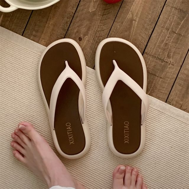 Two Tone Flip-Flops SpreePicky