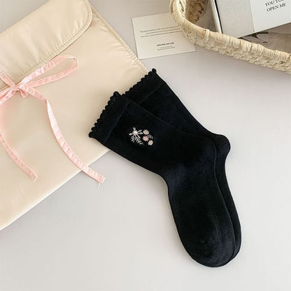 Flower Embroidered Scallop Trim Crew Socks SpreePicky