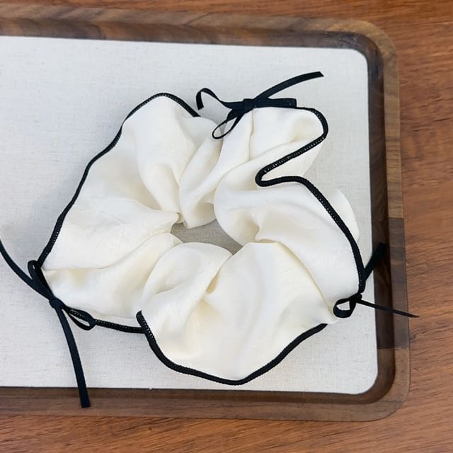 Contrast-Trim Bow Accent Scrunchie SpreePicky