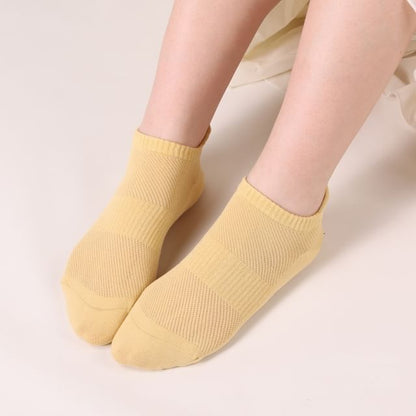 Plain Perforated Ankle Socks SpreePicky