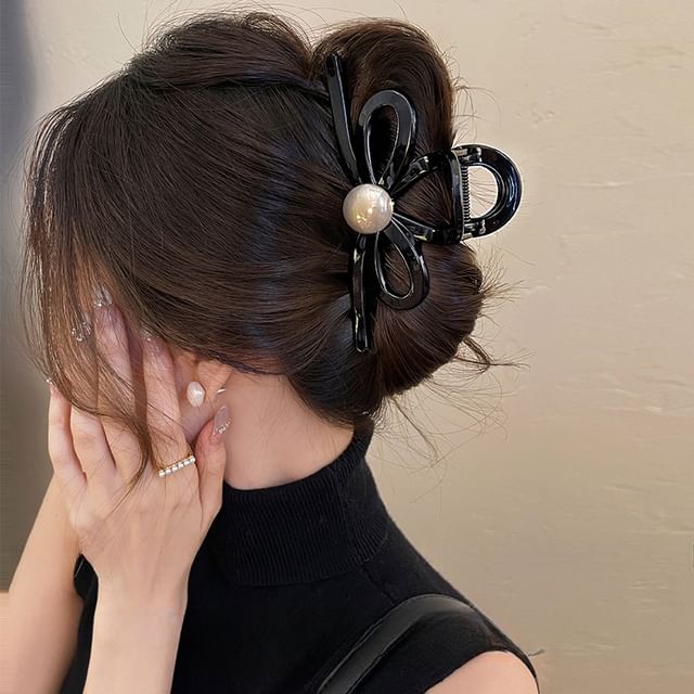 Faux Pearl Bow Hair Claw SpreePicky