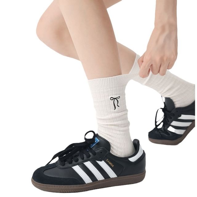 Bow Embroidered Ribbed Short Socks SpreePicky