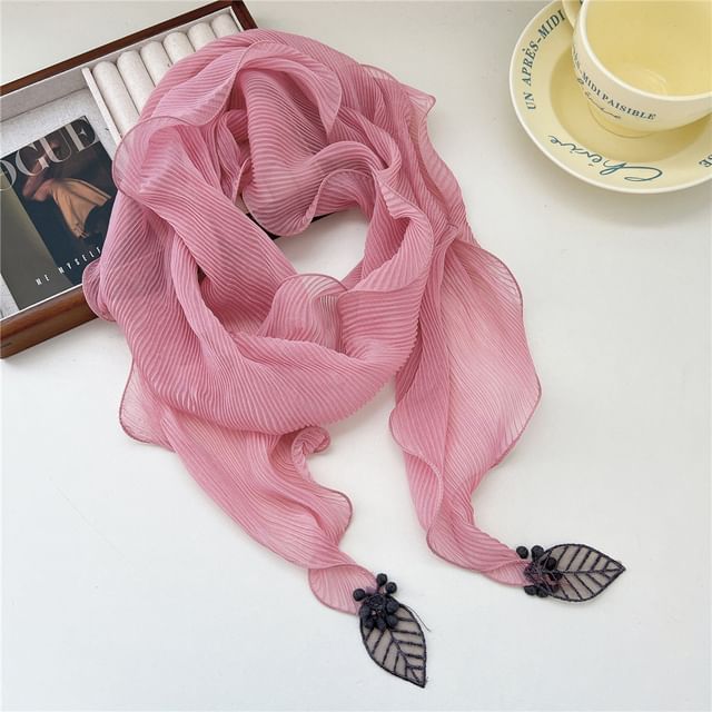 Leaf Detail Ribbed Ruffle Scarf SpreePicky