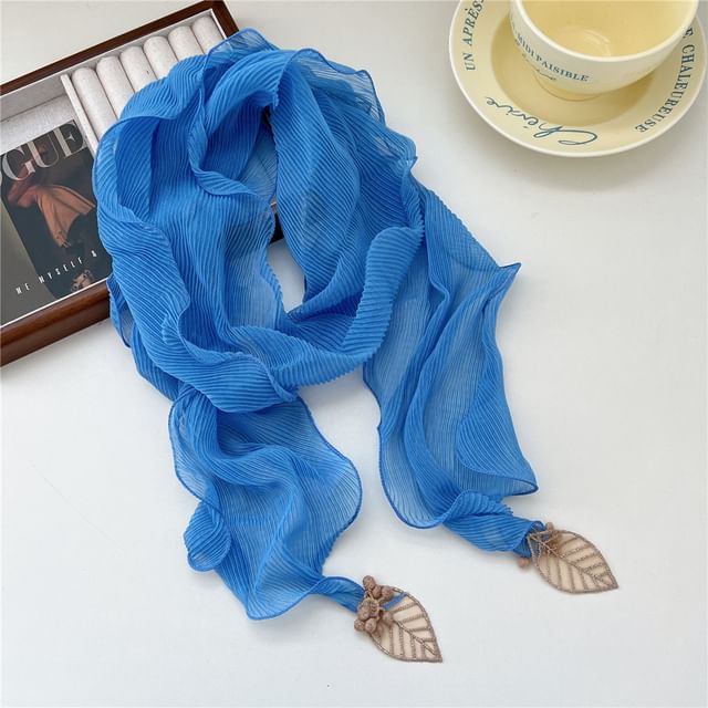 Leaf Detail Ribbed Ruffle Scarf SpreePicky