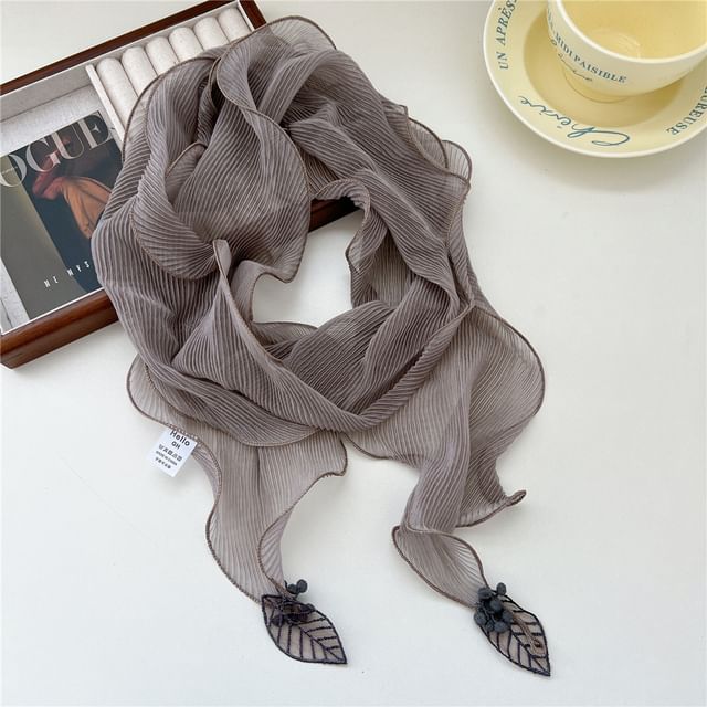 Leaf Detail Ribbed Ruffle Scarf SpreePicky