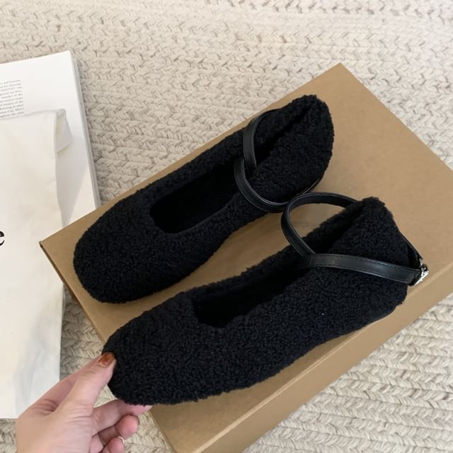 Plain Fleece Cross Strap Flats SpreePicky