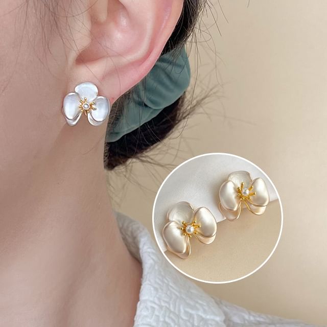 Stud Earring / Pearl Clip-On Flower Faux FashionChic