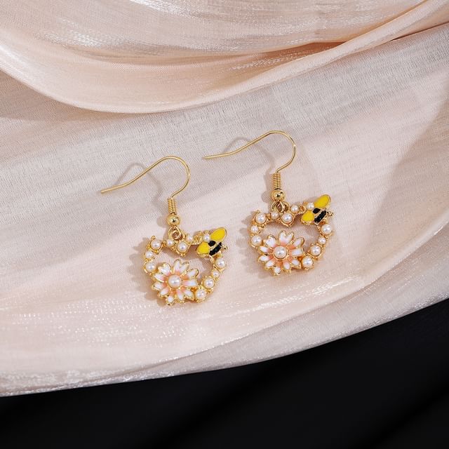 Floral Faux Pearl Bee Alloy Drop Earring SpreePicky