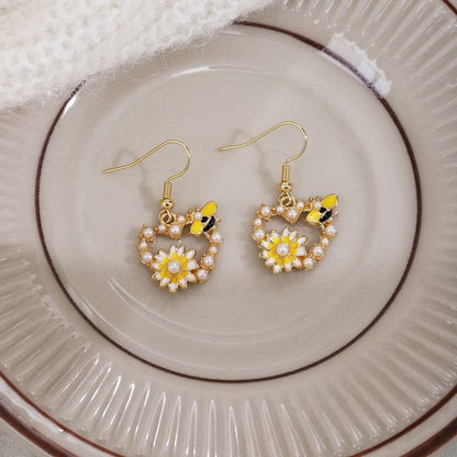 Floral Faux Pearl Bee Alloy Drop Earring SpreePicky