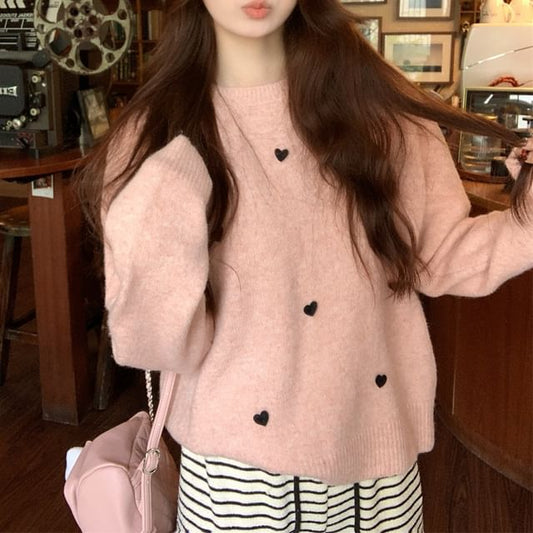 Round Neck Plain Heart Applique Sweater mySite