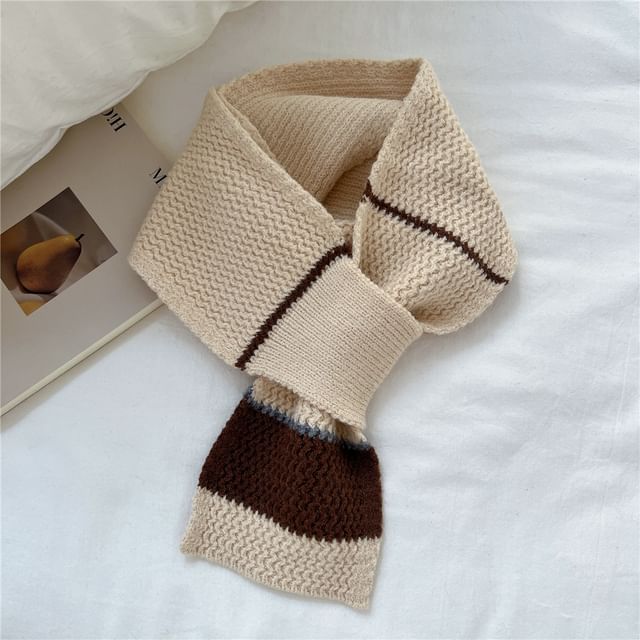 Two-Tone Knit Scarf SpreePicky