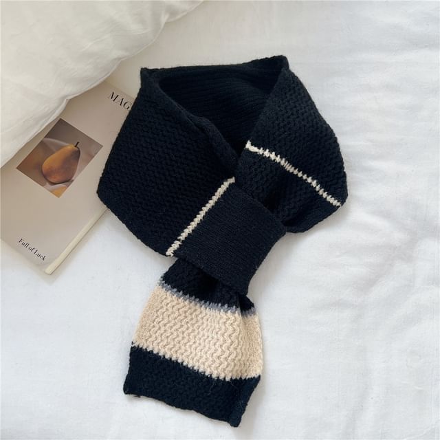 Two-Tone Knit Scarf SpreePicky