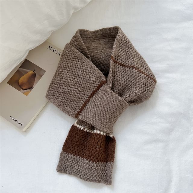 Two-Tone Knit Scarf SpreePicky