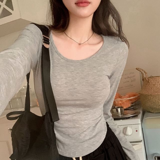 Long-Sleeve Scoop Neck Plain Slim Fit Crop Tee SpreePicky