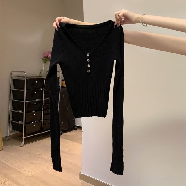 Long-Sleeve V-Neck Plain Ribbed Slim Fit Crop Knit Top SpreePicky