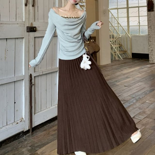 Long-Sleeve Cowl Neck Plain Tee / High Rise Accordion Pleated Maxi A-Line Skirt SpreePicky