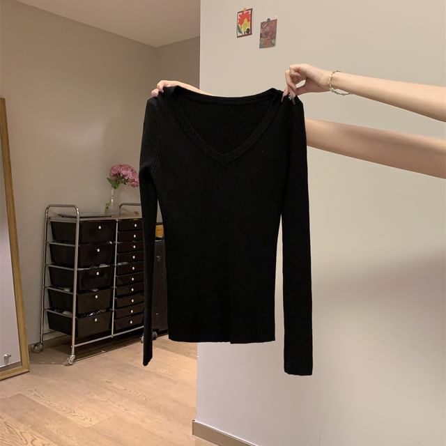 Long-Sleeve V-Neck Plain Ribbed Slim Fit Knit Top SpreePicky