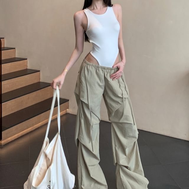 Leg Ruched Plain Low Neck Pants Waist Sleeveless Round Wide Top / Bodysuit FashionChic