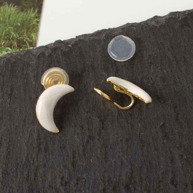 / Earring Ear Clip-On Moon Stud FashionChic