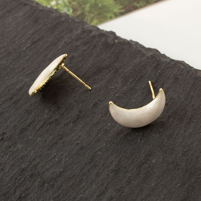 / Earring Ear Clip-On Moon Stud FashionChic
