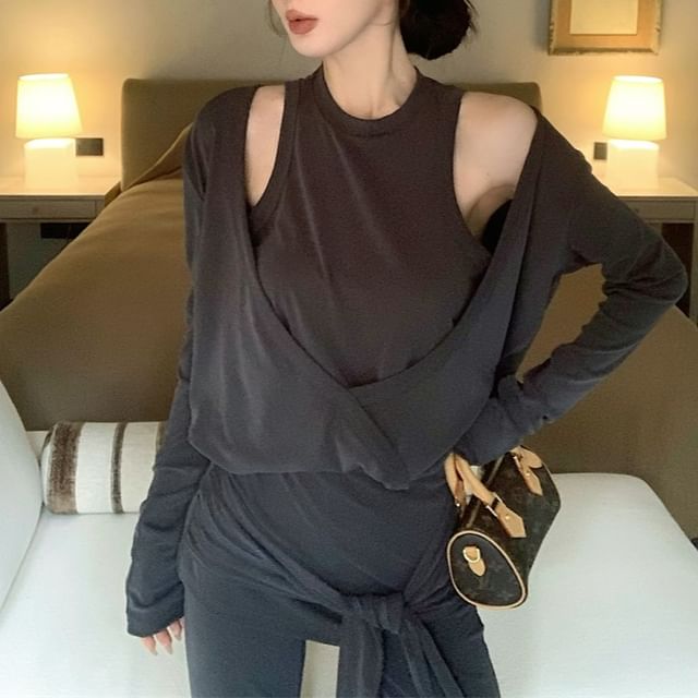 Crew Pants Neck Waist / Flared T-Shirt Long-Sleeve Mock High Plain Two-Piece FashionChic