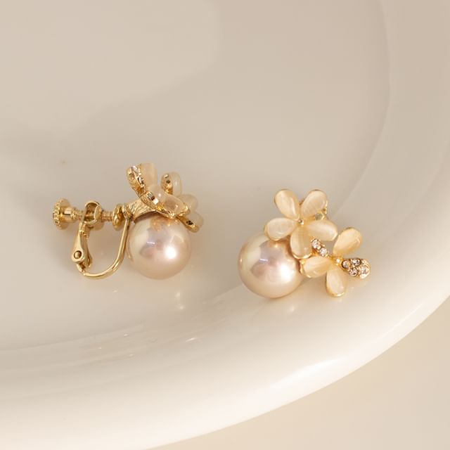 / Cuff Stone Faux (Various Earring Floral Designs) Stud Cat Pearl Ear Eye Alloy FashionChic