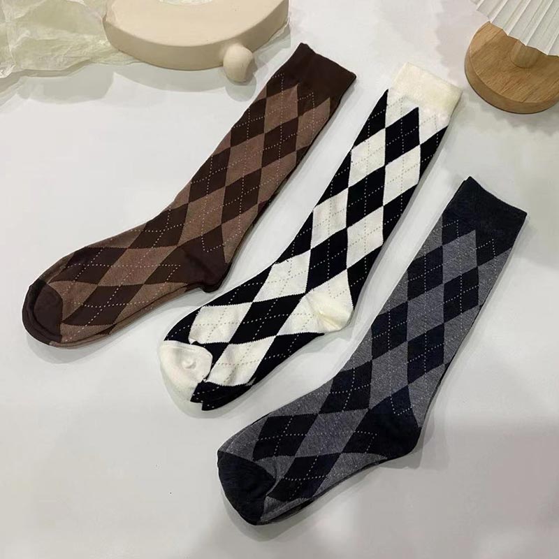 Kawaii Rhombus Pattern Print Socks Modakawa