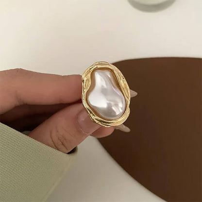 Elegant Pearl Ring SpreePicky