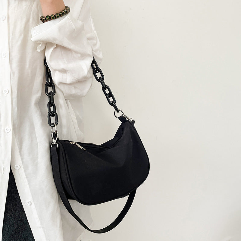 Fashion Black Acrylic Chain Crossbody Bag modakawa