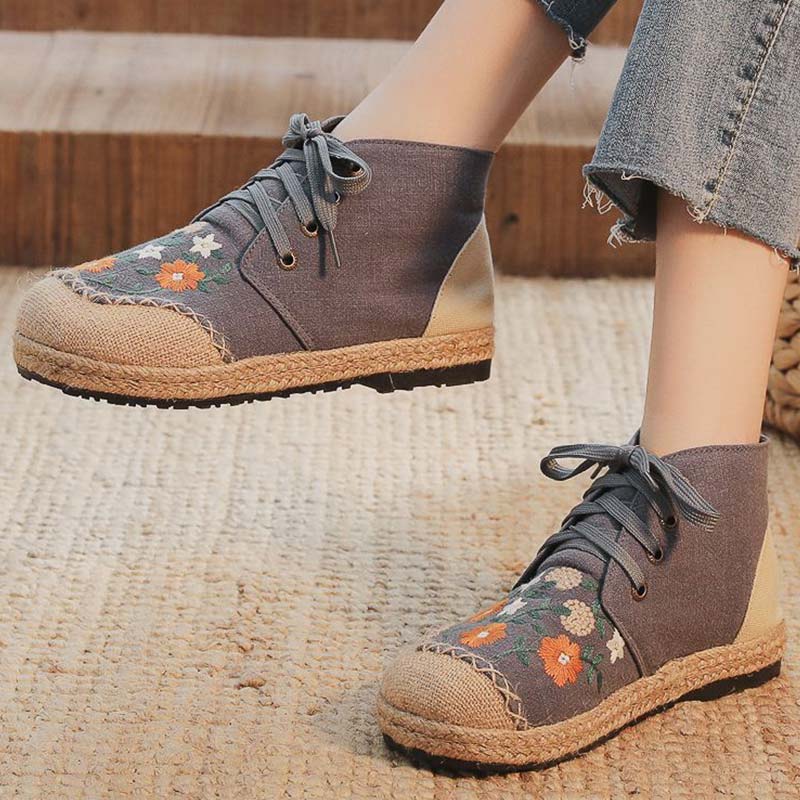 Elegant Embroidery Floral Lace up Canvas Boots Modakawa