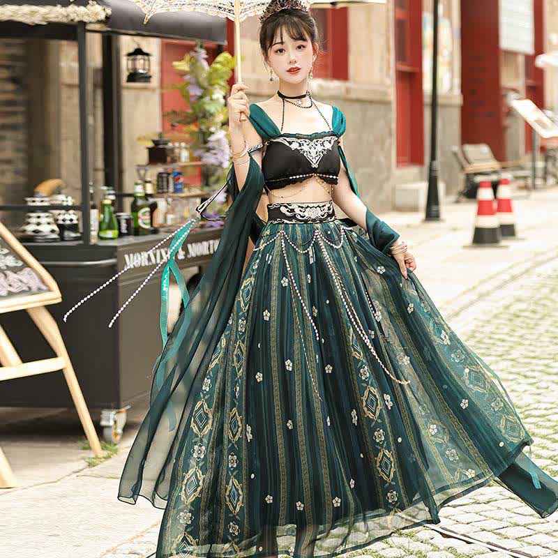 Fascinating  Embroidery Top Pearl Chain Decor High Waist Skirt modakawa