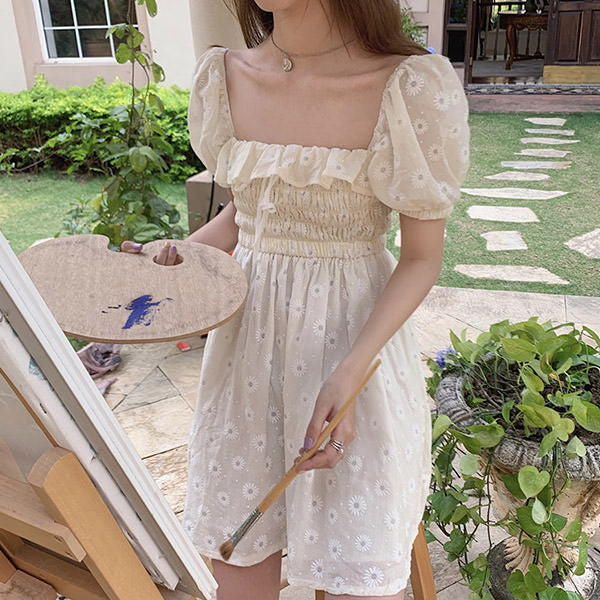 Elegant White Daisy Mini Dress SpreePicky