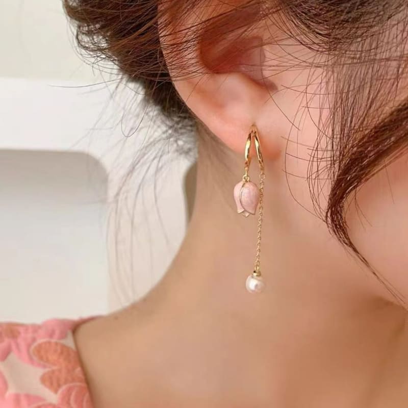 Pink tulip fringe long pearl earrings - Egirldoll